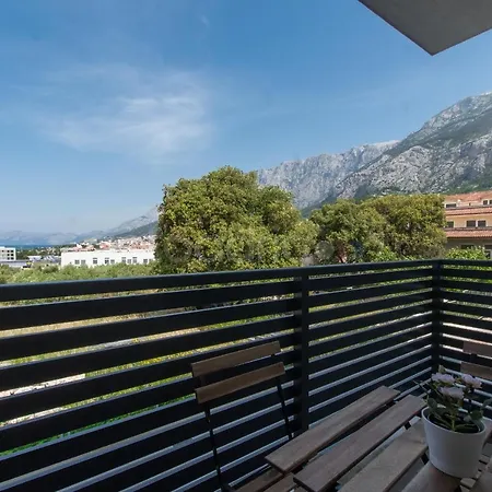Апартаменти Sea View Pezze Макарська